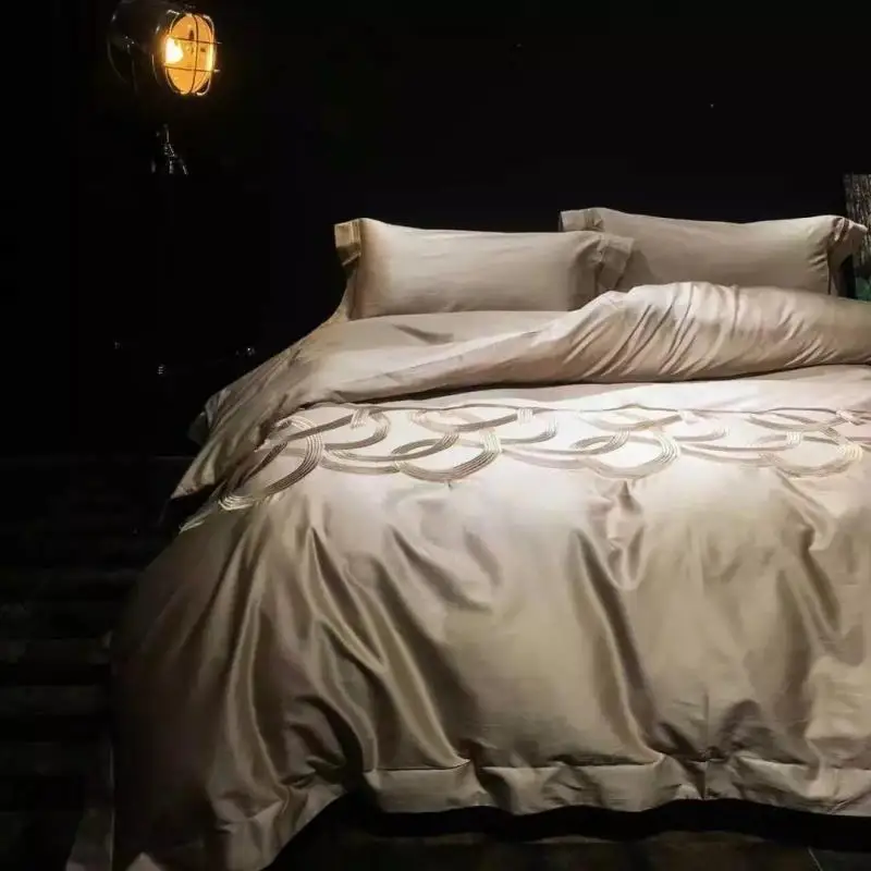 Роскошный комплект постельного белья из 100% хлопка с вышивкой роскошный