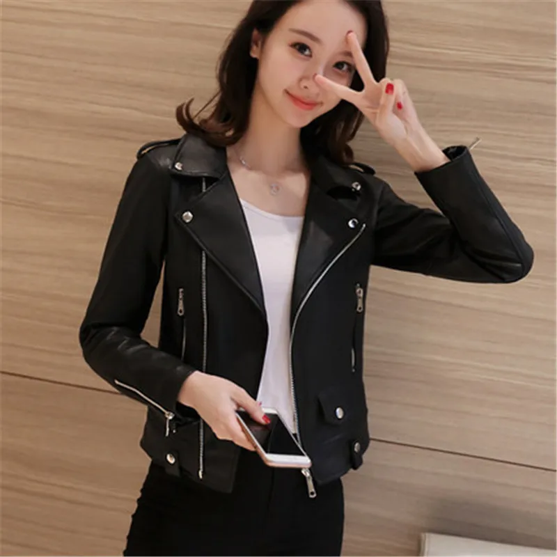 Женская короткая куртка из искусственной кожи Байкерская облегающая большого