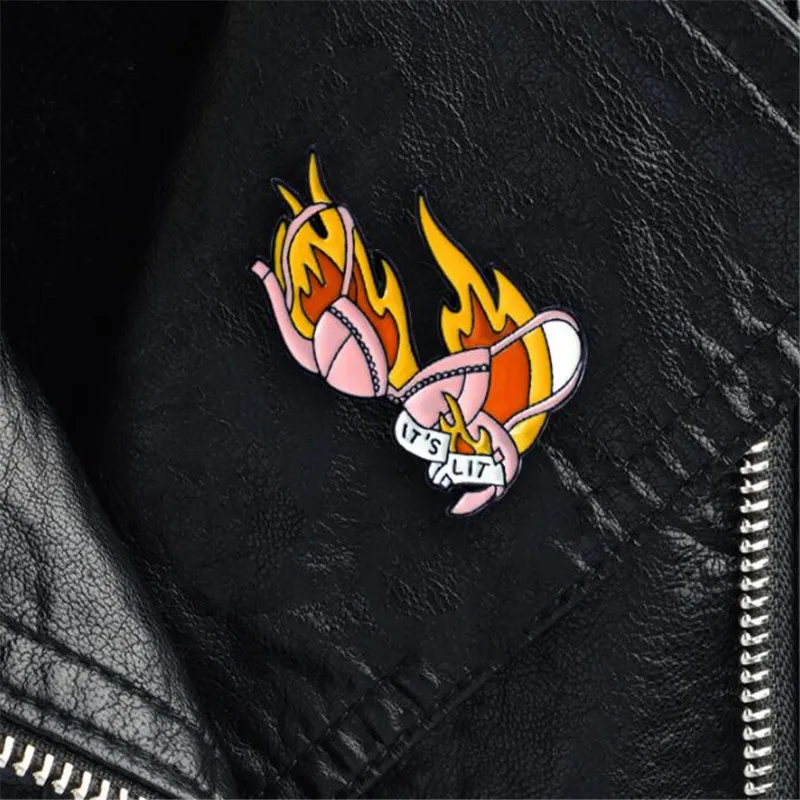 1 шт. красный креативный значок пламени металлический мультяшный для рюкзака
