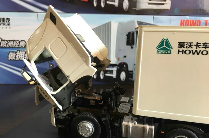 Изысканная модель из сплава 1:36 SinoTruk HOWO T7H контейнеровоз тягач литые под давлением игрушки модель для коллекции украшения