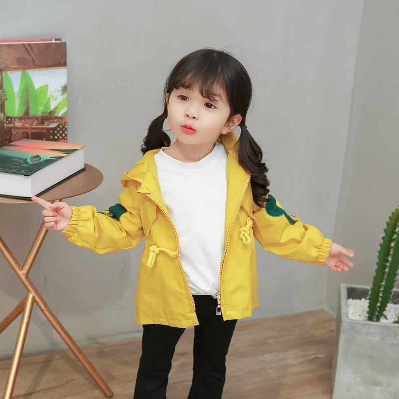 2018 пальто для девочек осенняя и весенняя одежда новая детская с вышивкой героев