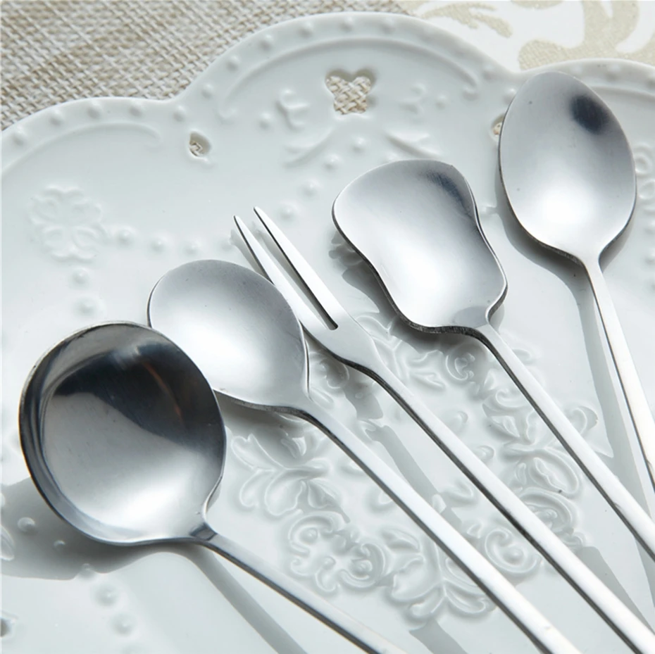

YINGTOUMAN 1/2/5set/lot Outdoor Camping Fruit Fork Dessert Spoon Western Food Fork Fruit Stick Ice Scoop Cookware Tableware