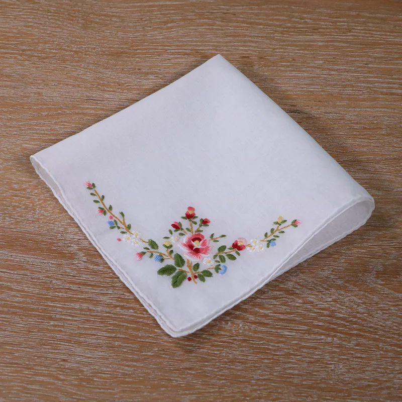 вышитые платочки. носовой платок с вышивкой. вышитые платочки носовые. вышитые носовые платки. носовые платочки с вышивкой.