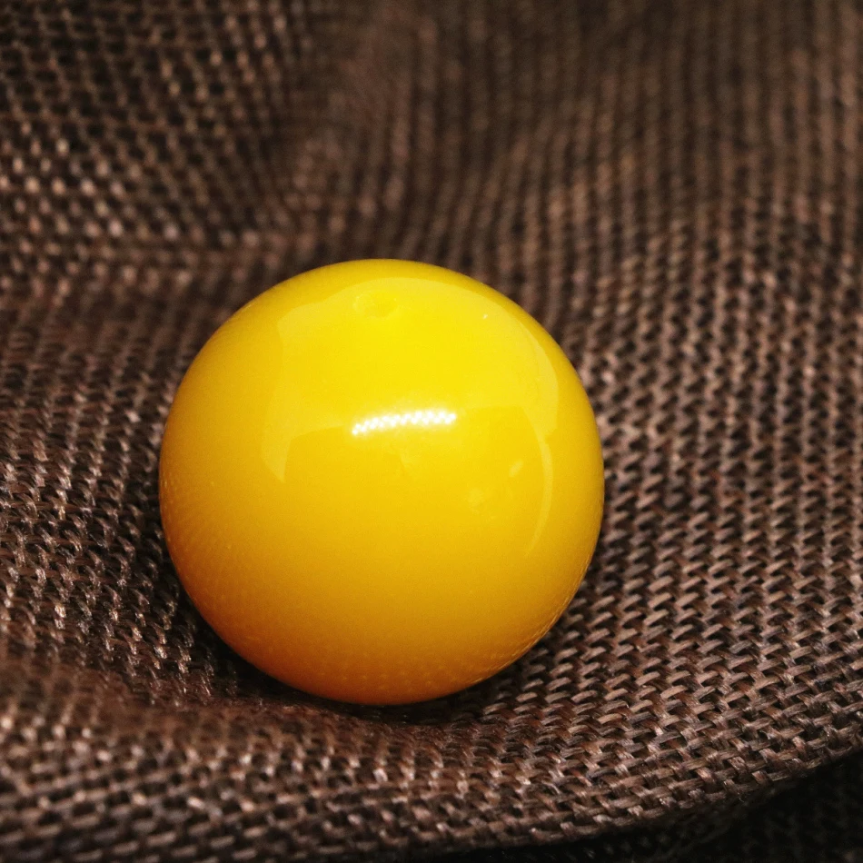

High grade yellow imitation beeswax beeswax 3pcs large round ball pendant free shipping 30mm fit for diy necklace jewelry B1883