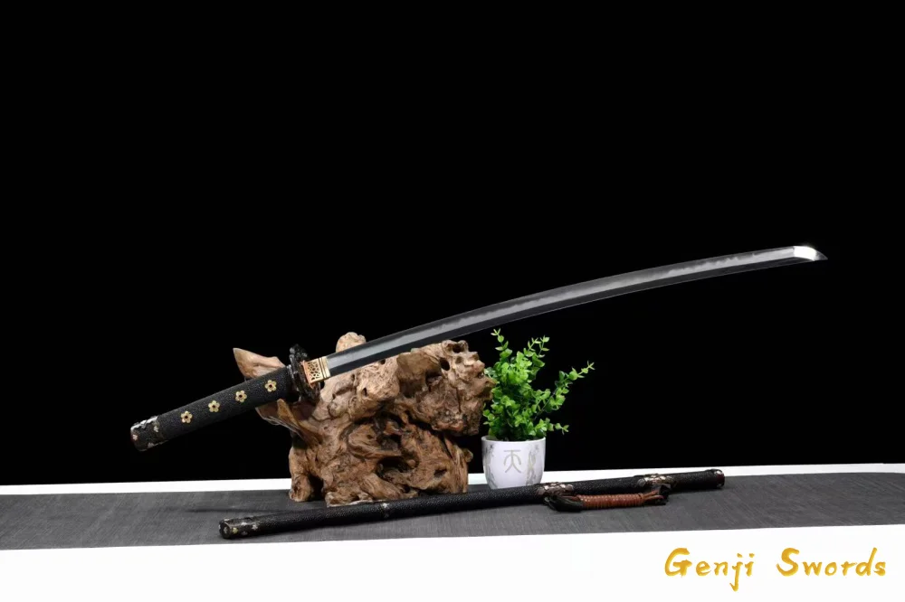 Handmade Full Tang Japanese Katana Tachi Folded Damascus Steel Clay-Tempered Feather Pattern Samurai Sword
