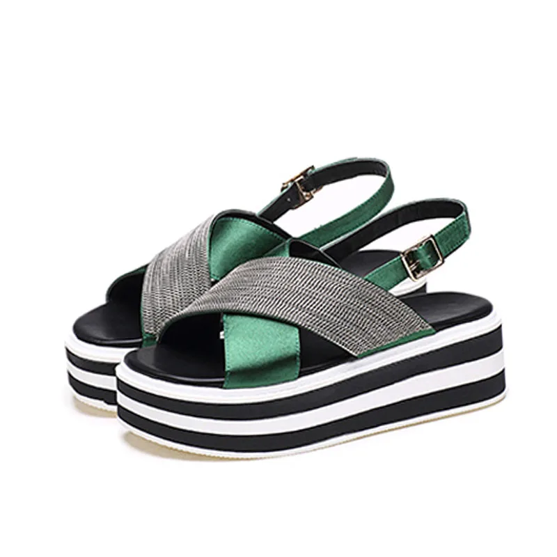 Женские сандалии на танкетке E TOY черные/зеленые с открытым носком перекрестной