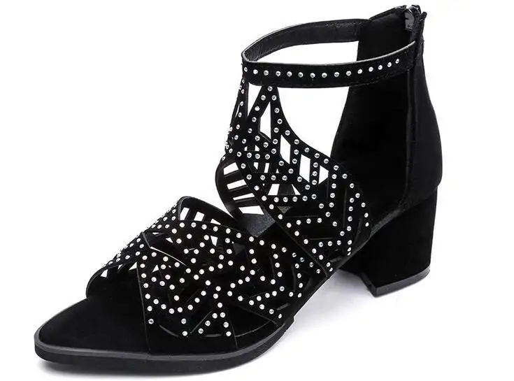 Женская обувь на высоком каблуке украшенная стразами с открытым носком молнии