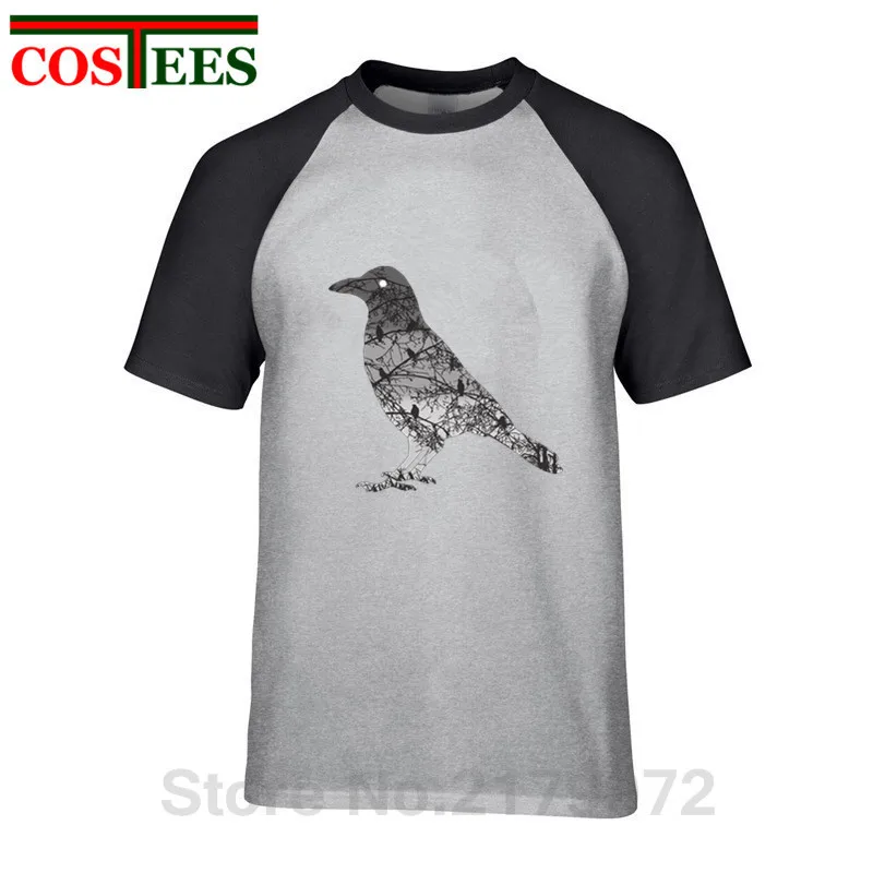 Мужская футболка с принтом ворон надписью Night gathers and now my watch новинка 2019 | одежда