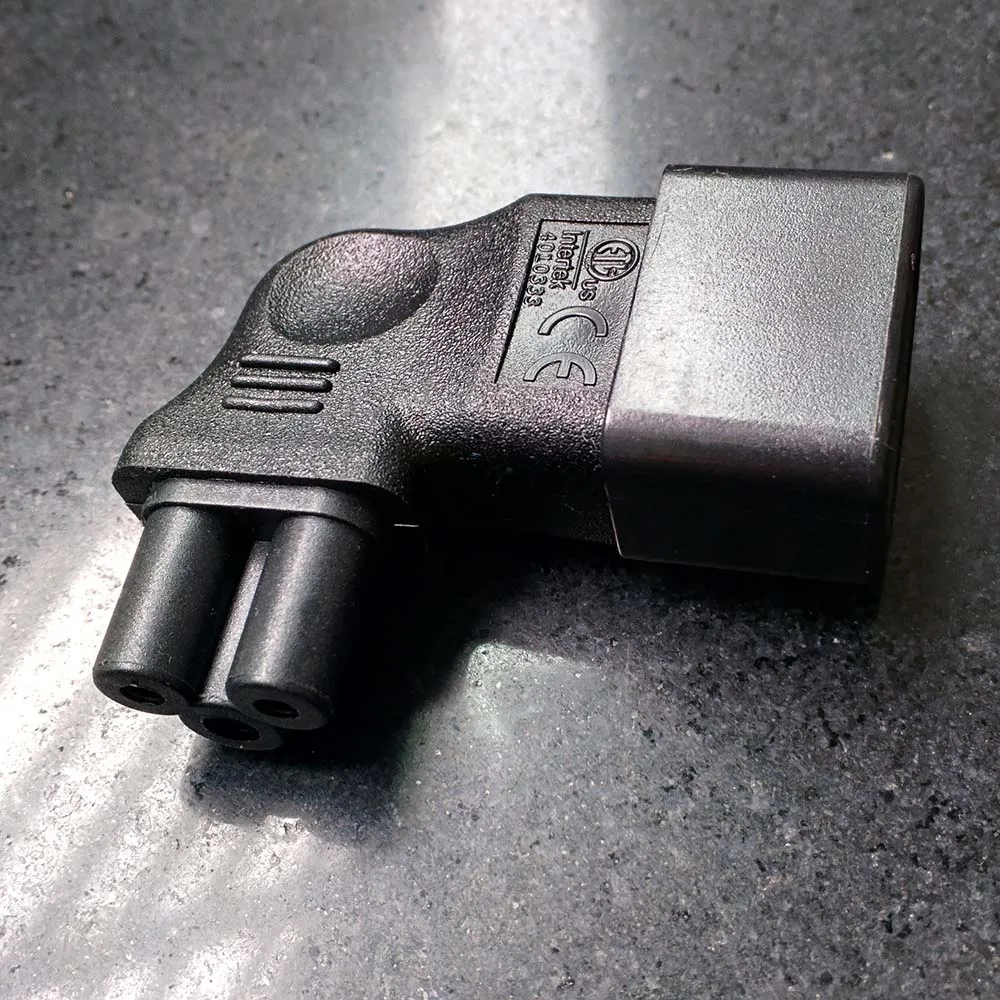 IEC 320 C14 штекер на C5 Вертикальный прямоугольный адаптер питания преобразователь