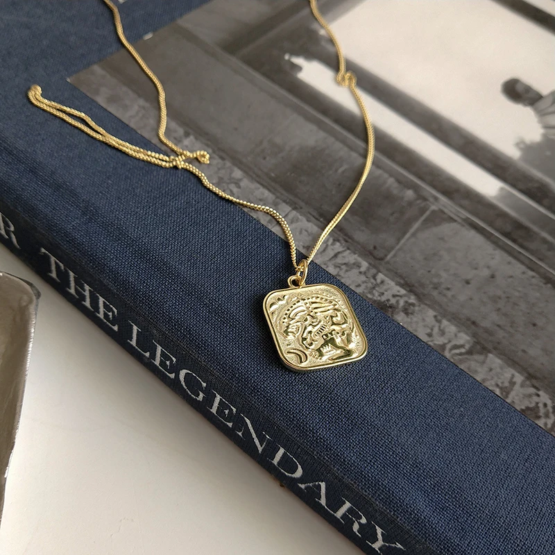 Простые геометрические ожерелья подвески Peri'sBox с квадратным диском для женщин