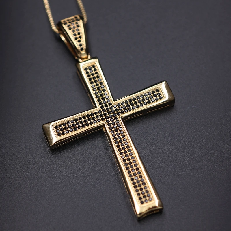 Ожерелье с подвеской в виде крупного креста полностью покрытое фианитом цепочка