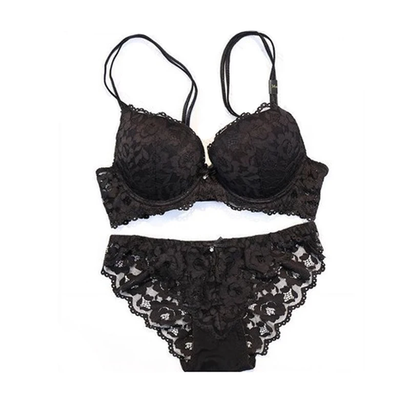 Комплект женского кружевного нижнего белья с чашками пуш ап и глубоким V образным