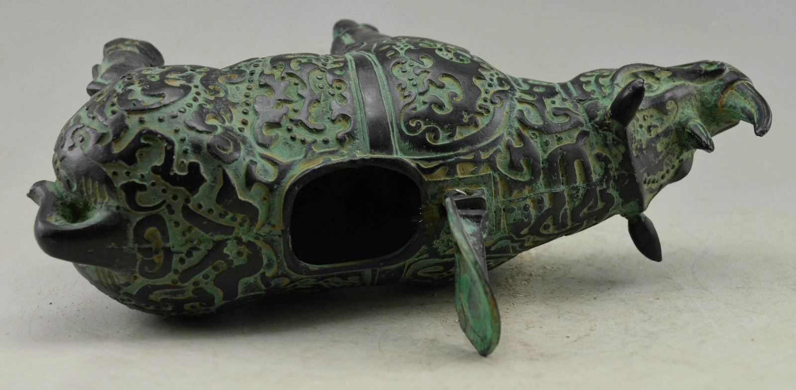 

Collectible Decorated Old Handwork Bronze Carved Rhinoceros Statue Pot