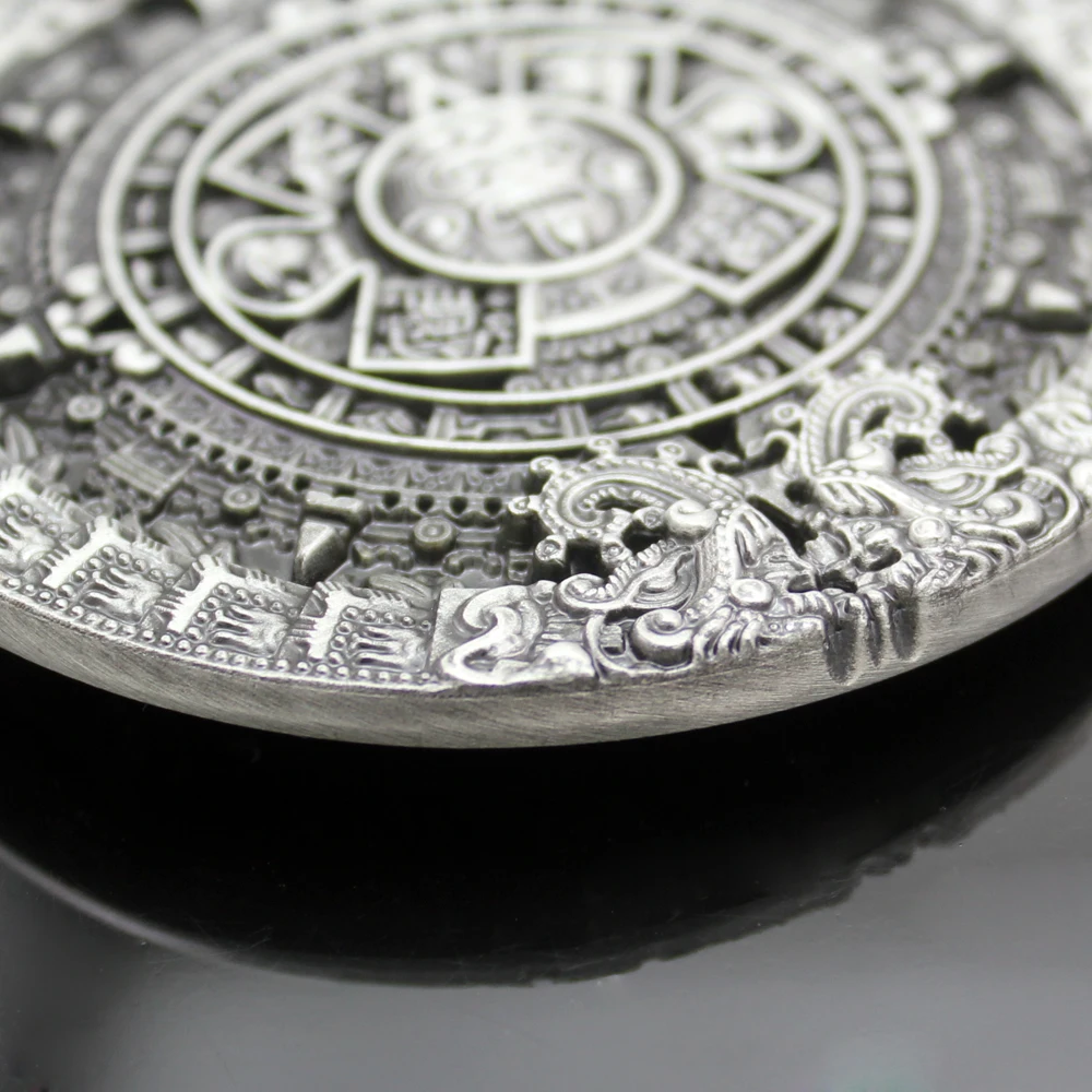 Мужской ремень с пряжкой позолоченный посеребренный в античном стиле |