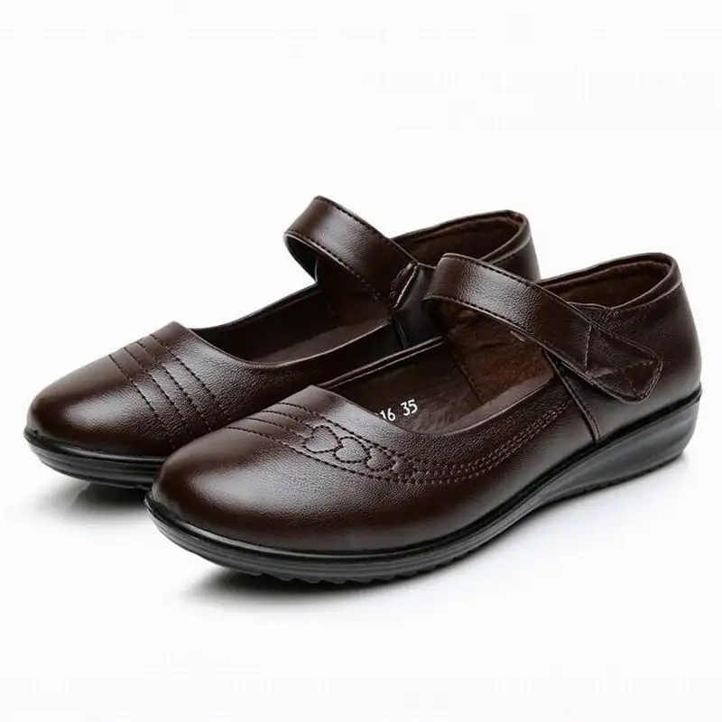 Женская кожаная обувь на нескользящей подошве для работы черного цвета размеры 35