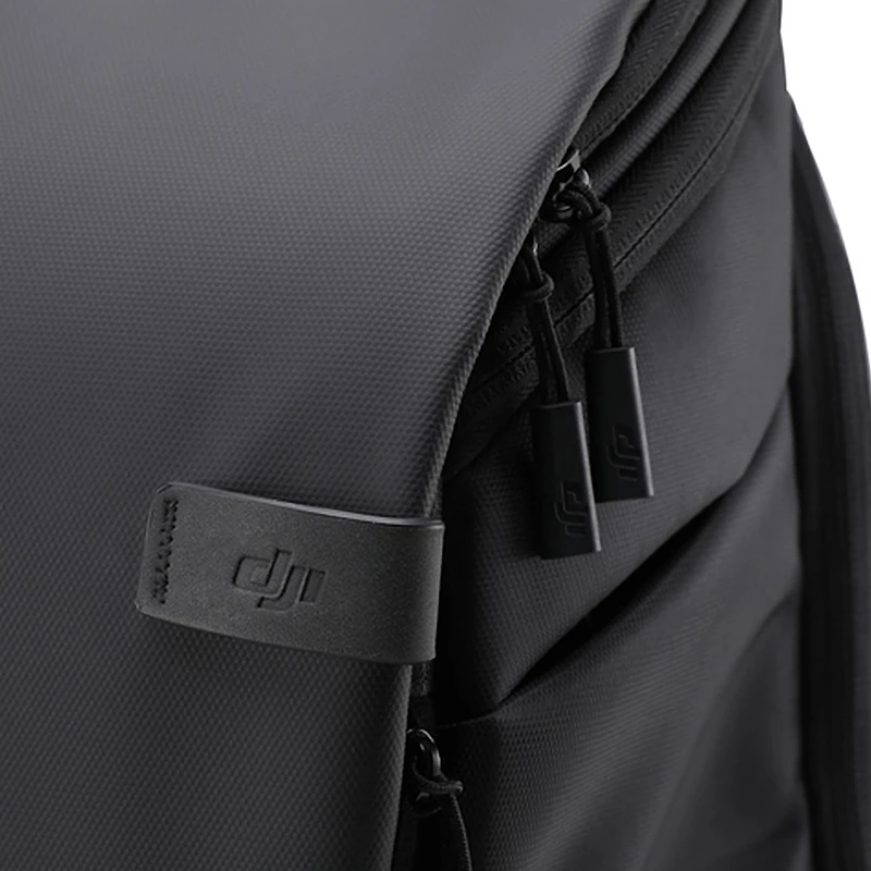 DJI Goggles Carry More Backpack доступно в двух разных стилях. Размеры: 29 5*15*48 см совместимы с