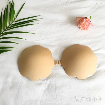 100 pcs  Cool Reusable Self Adhesive Silicone Breast Nipple Cover Bra Pad Invisible Breast Petals for Party Dress