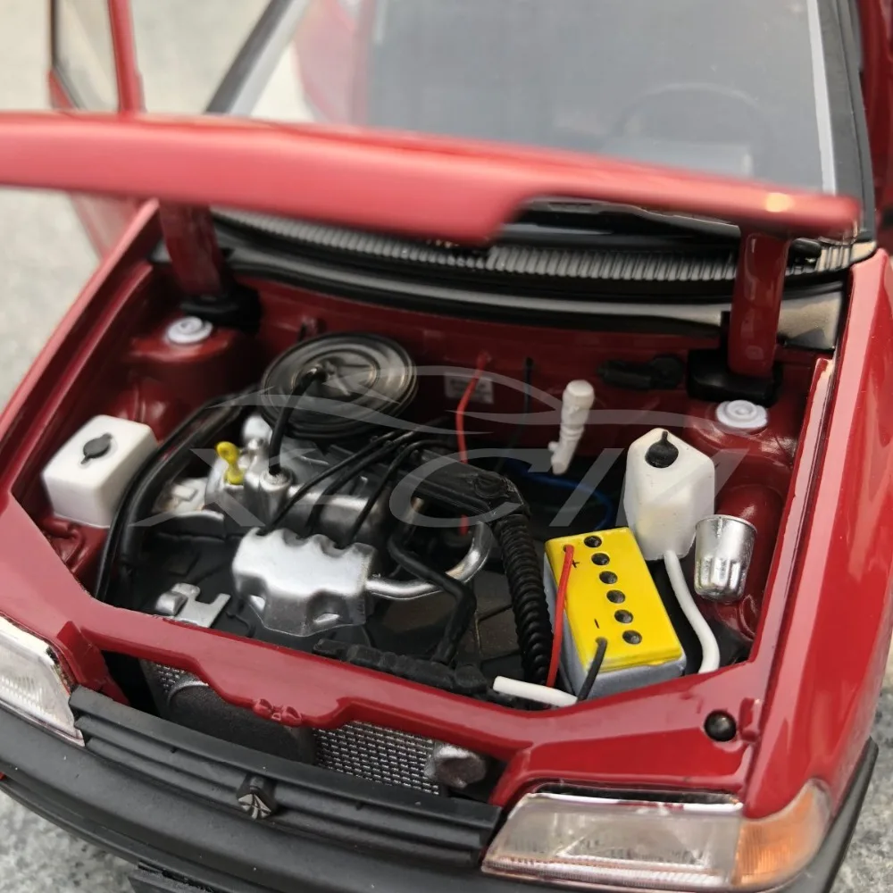 Литой под давлением автомобиль модель Yiqi китайский Тяньцзинь Xiali TJ7100 хэтчбек 1:18