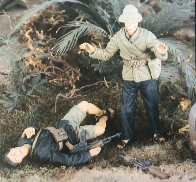 1/35 масштаб Вьетнам войны Cong капитуляция 2 человек миниатюрные неокрашенные смолы