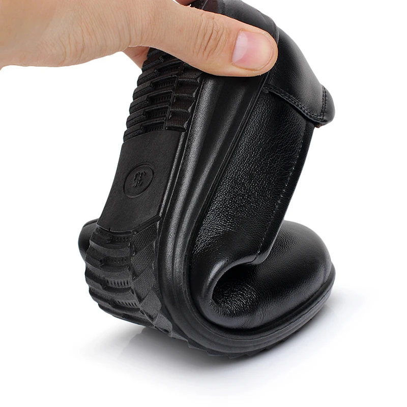 Женская кожаная обувь на нескользящей подошве для работы черного цвета размеры 35