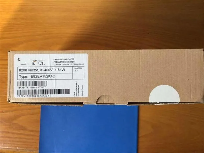Новый и оригинальный преобразователь частоты LENZE E82EV152_4C E82EV152K4C инвертор для