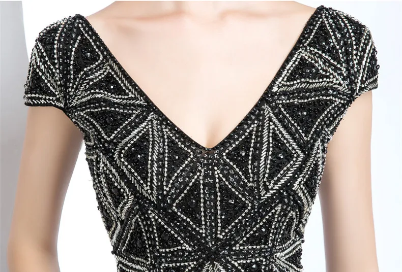 Женское атласное вечернее платье с V-образным вырезом и рукавом-крылышком |