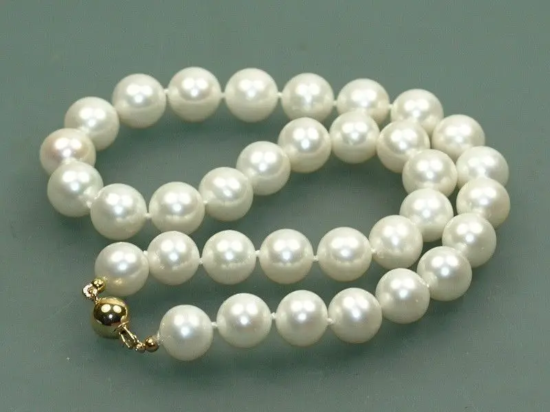 

Fashion beautiful 10-11mm white fresh water round pearls necklace 18" AAA