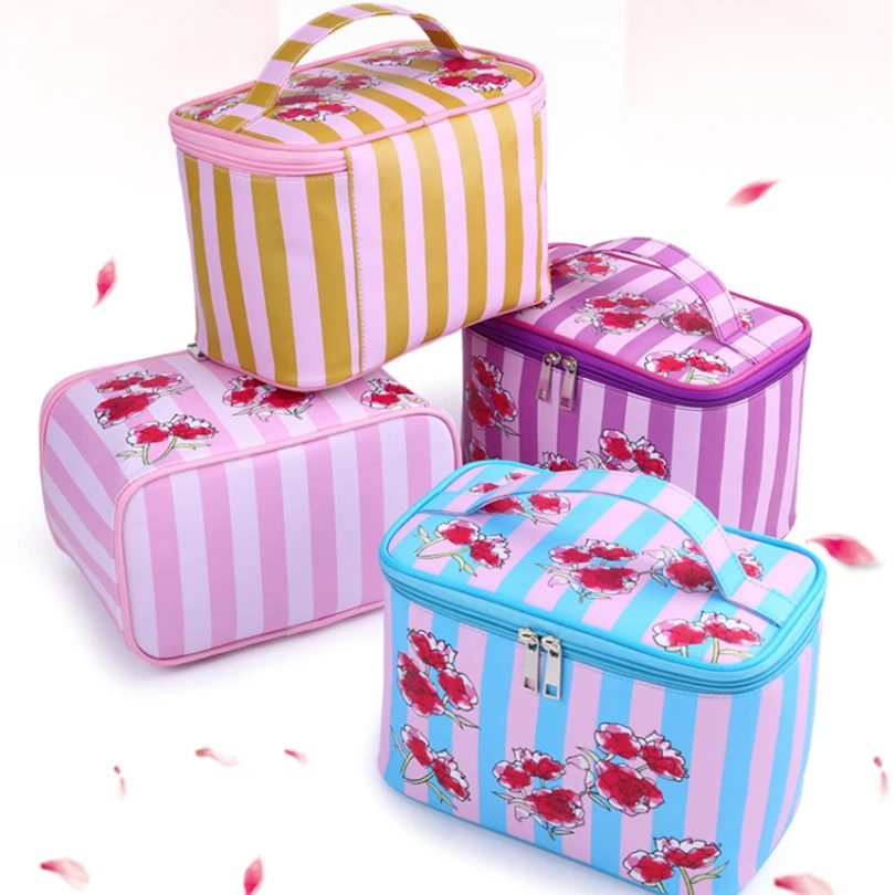 Вместительная косметичка в полоску с цветами Женская водонепроницаемая