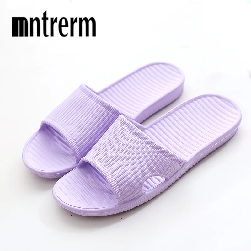 

New 2020 Hot Selling Slippers Summer Floor Non-slip Home Floor Slippers Indoor Family Stripe Flat Bathroom Sandal Slippers Women