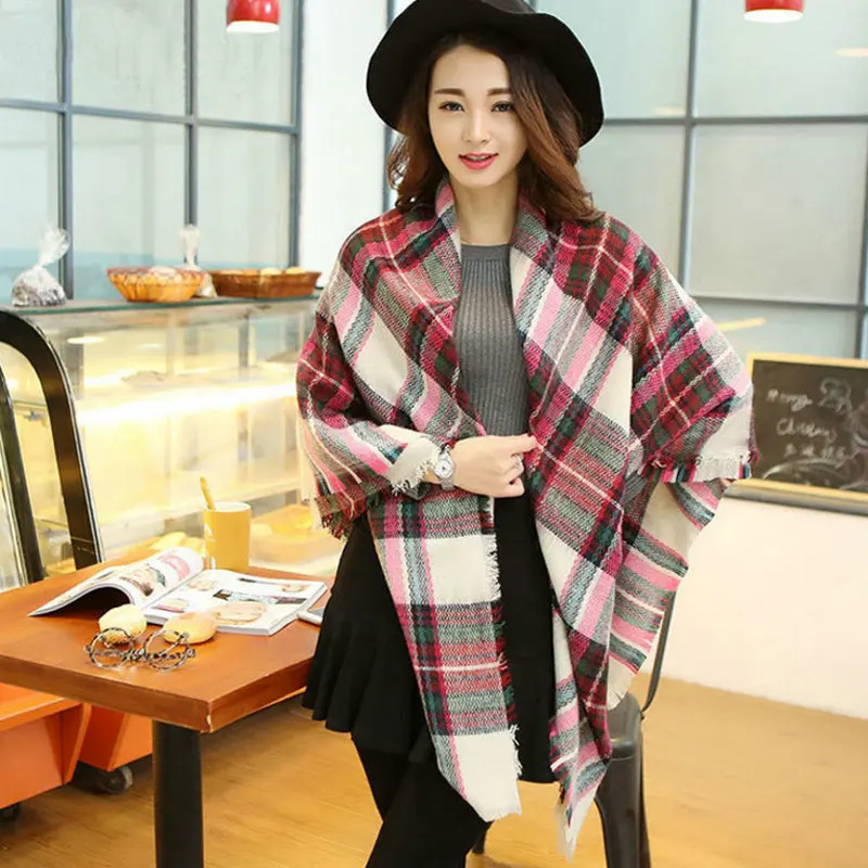 Женская зимняя шаль с бахромой 140x140 см |