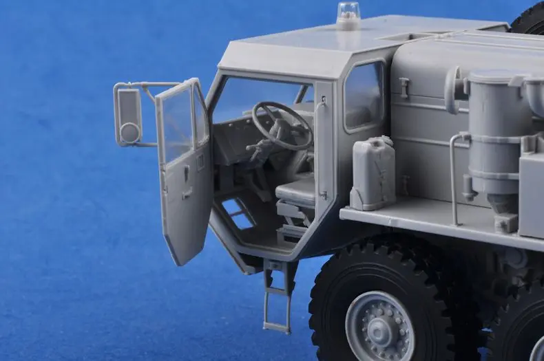 Trumpeter 01021 1/35 HEMTT M983 Tracto-Scale набор моделей