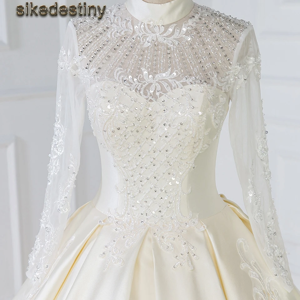 Свадебное платье Элегантное изящная украшенная бусинами аппликация с высоким