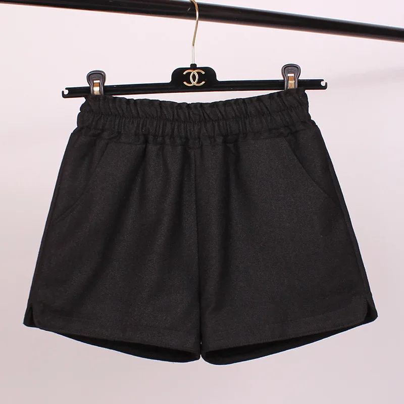 Осенне зимние женские шорты шерстяные теплые с эластичным поясом свободная