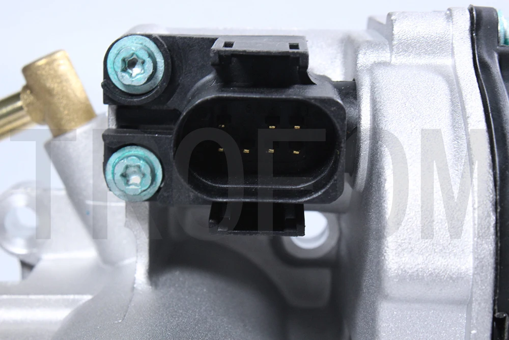 Корпус дроссельной заслонки в сборе для VW GOLF CADDY POLO VENTO SEAT IBIZA INCA CORDOBA SKODA FELICIA 030 133 064D