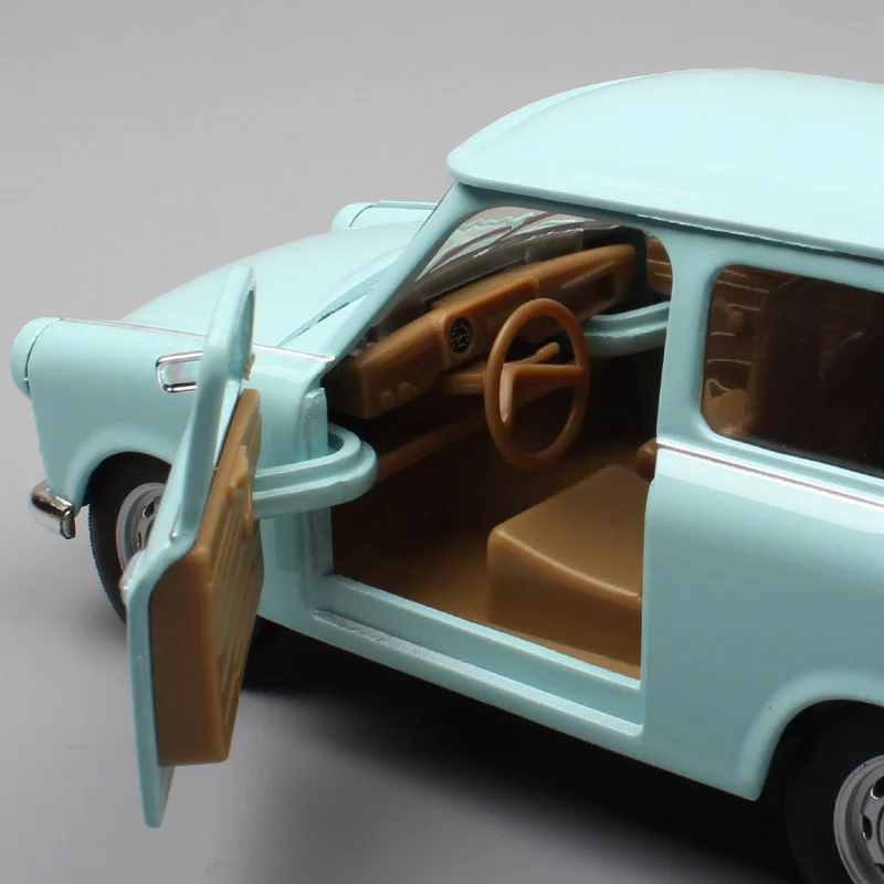 1:24 масштабные бренды Германия Винтаж The Trabant 601 P601 S 1988 седан VEB Sachsenring Trabi металлическая литая мини-модель машины игрушки