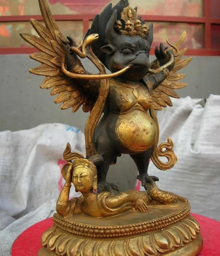 Тибетский буддистский храм Изысканная медная бронзовая позолота Garuda птица Бог