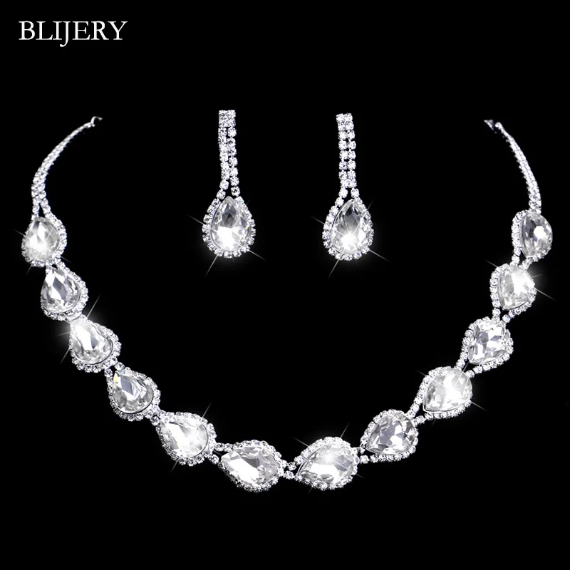 

Комплект из колье и серёг, с кристаллами