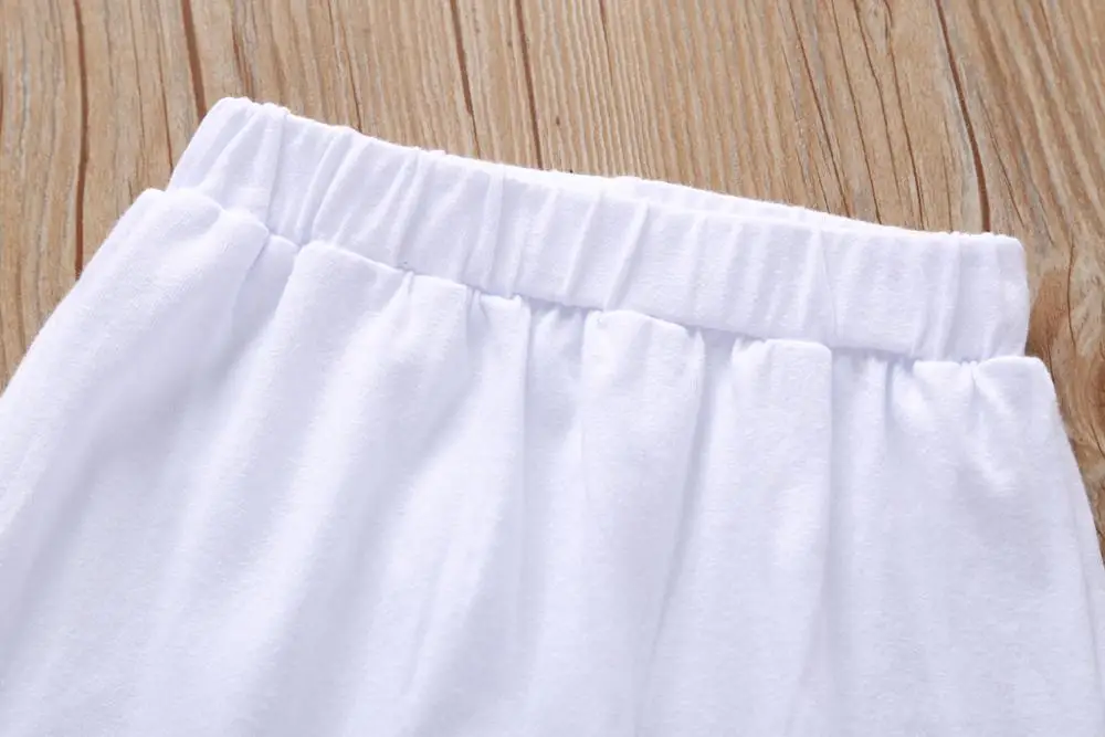 Комплект одежды для маленьких девочек боди в розовую полоску + белые брюки 2