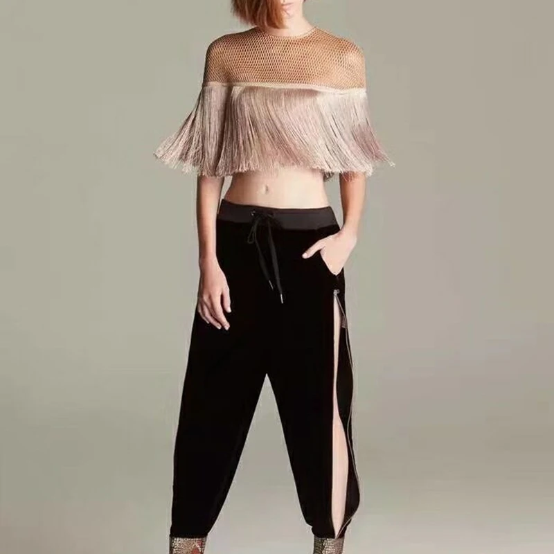 Женская футболка с кисточками TWOTWINSTYLE летняя коротким рукавом и высокой талией