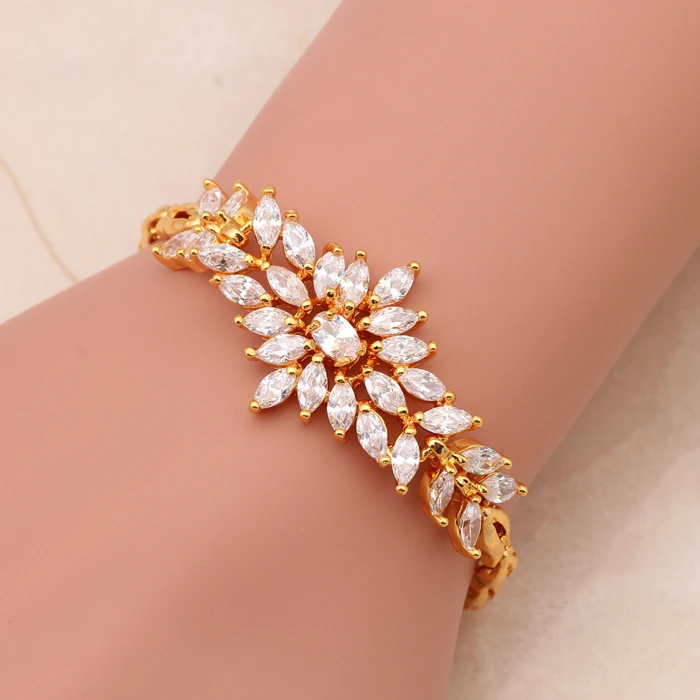 Женский браслет с цепочкой и звеньями TB519 белый золотистого цвета кубическим