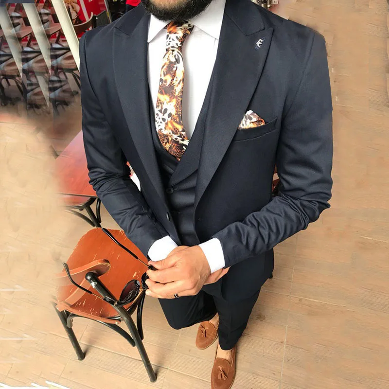 

Custom Made Men Suits for Wedding Groom Tuxedos Peaked Lapel Best Man Blazers Smart Casual Male Business Costume Jacket 3Piece