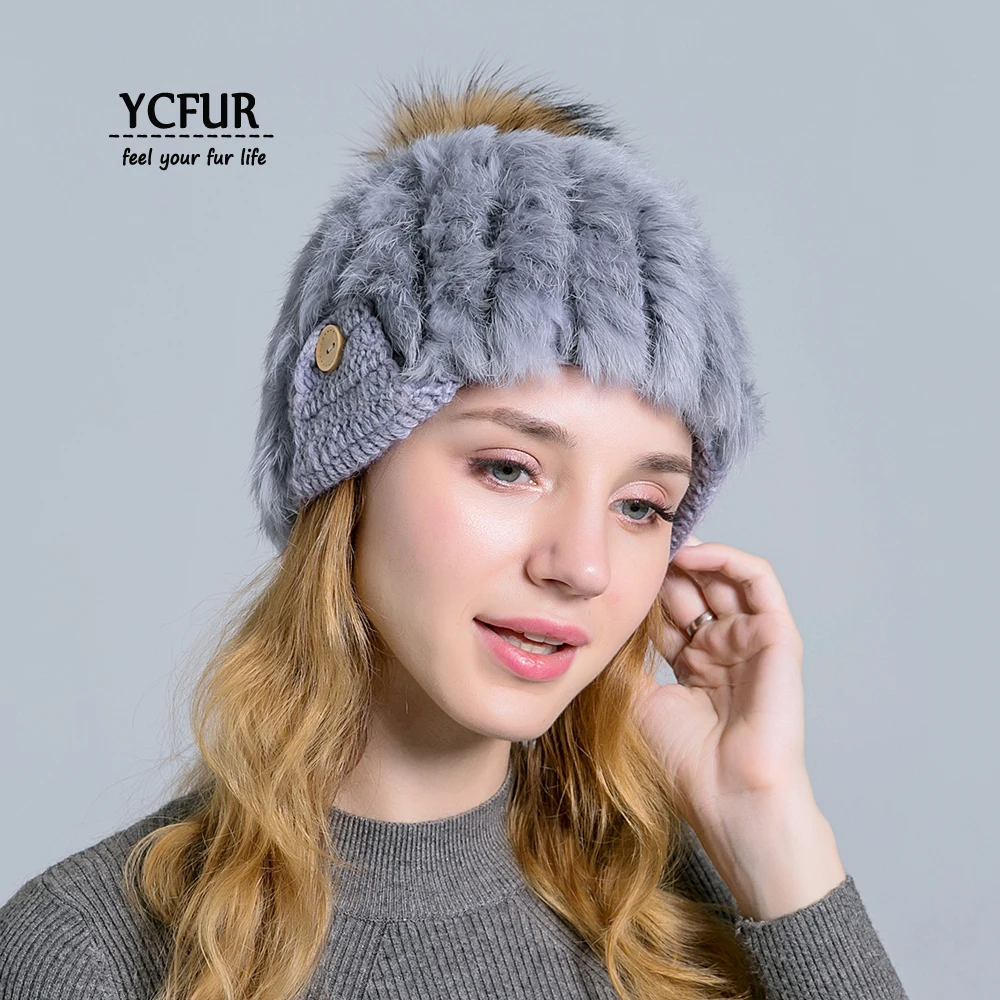 YC Fur милые шапки для девочек, шапки бини, зимний теплый вязаный кроличий мех, шапка из шерсти, шапка для женщин из меха енота, шапки с помпонами, шапки бини для женщин