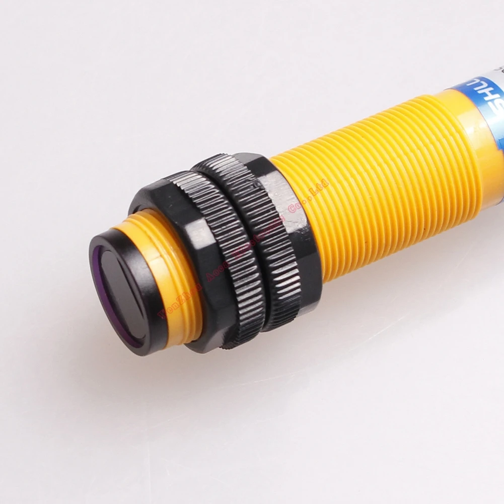 Диффузное отражение фотоэлектрический переключатель E3F-DS100C4 C2 P1 P2 дальность обнаружения 1 метр, регулируемый