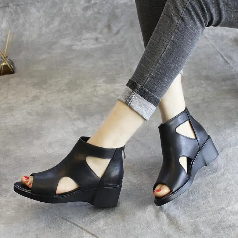 Женские кожаные сандалии босоножки на танкетке высоком каблуке 5 см Летняя обувь