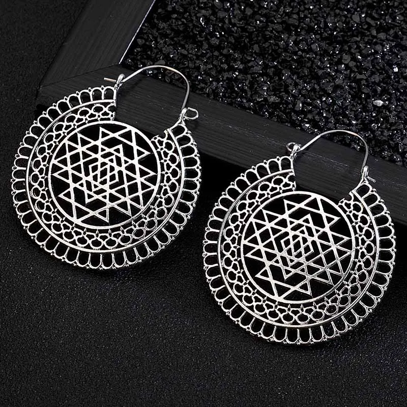 antique silver Индийские племенные латунные серьги, висячие серьги в форме цветка, украшенные вихрем «цыганские» серьги для женщин, богемные Винтажные серьги 2019GE05 - Окраска металла: antique silver