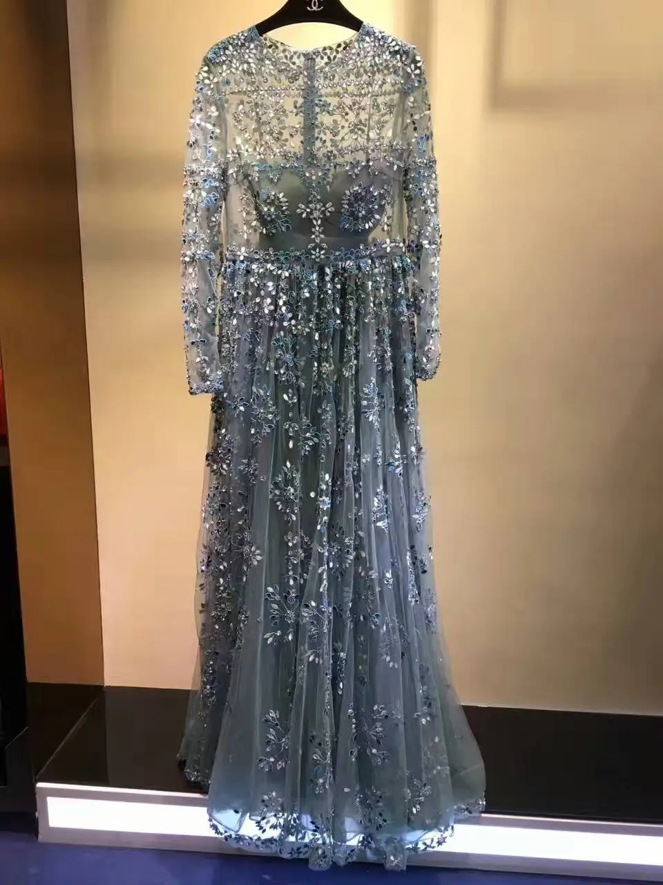 Потрясающие Длинные платья для женщин трудоемкое вечернее платье с вышивкой