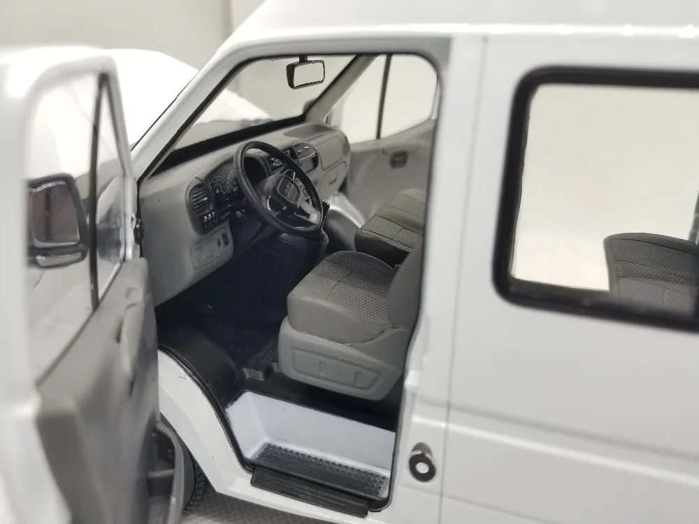1:18 литая под давлением модель для Ford JMC Teshun Transit белая MPV Игрушечная машина из сплава миниатюрная коллекция подарок грузовик фургон