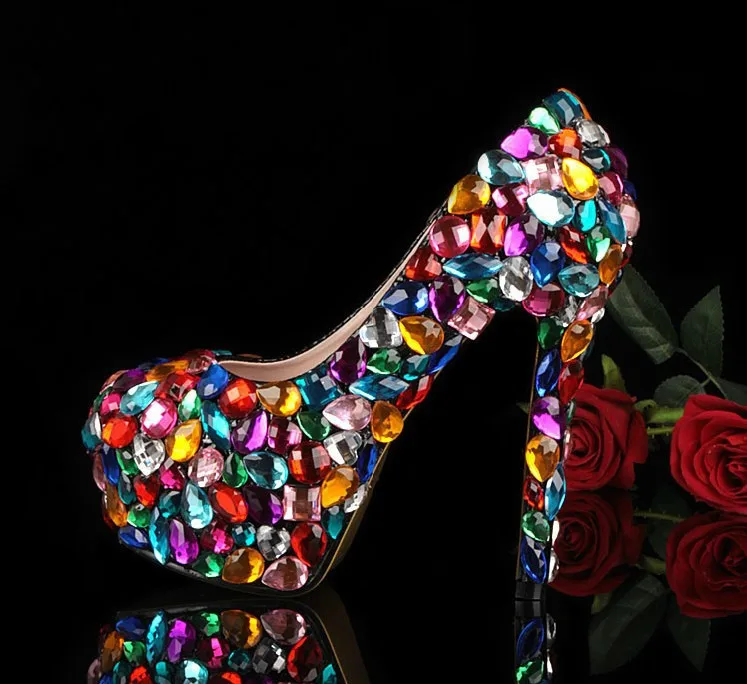Популярные свадебные модельные туфли модные разноцветные со стразами женские