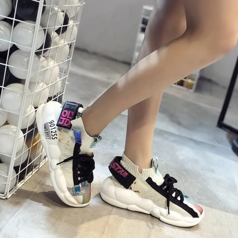 Женские кроссовки на толстой платформе модные повседневные разных цветов