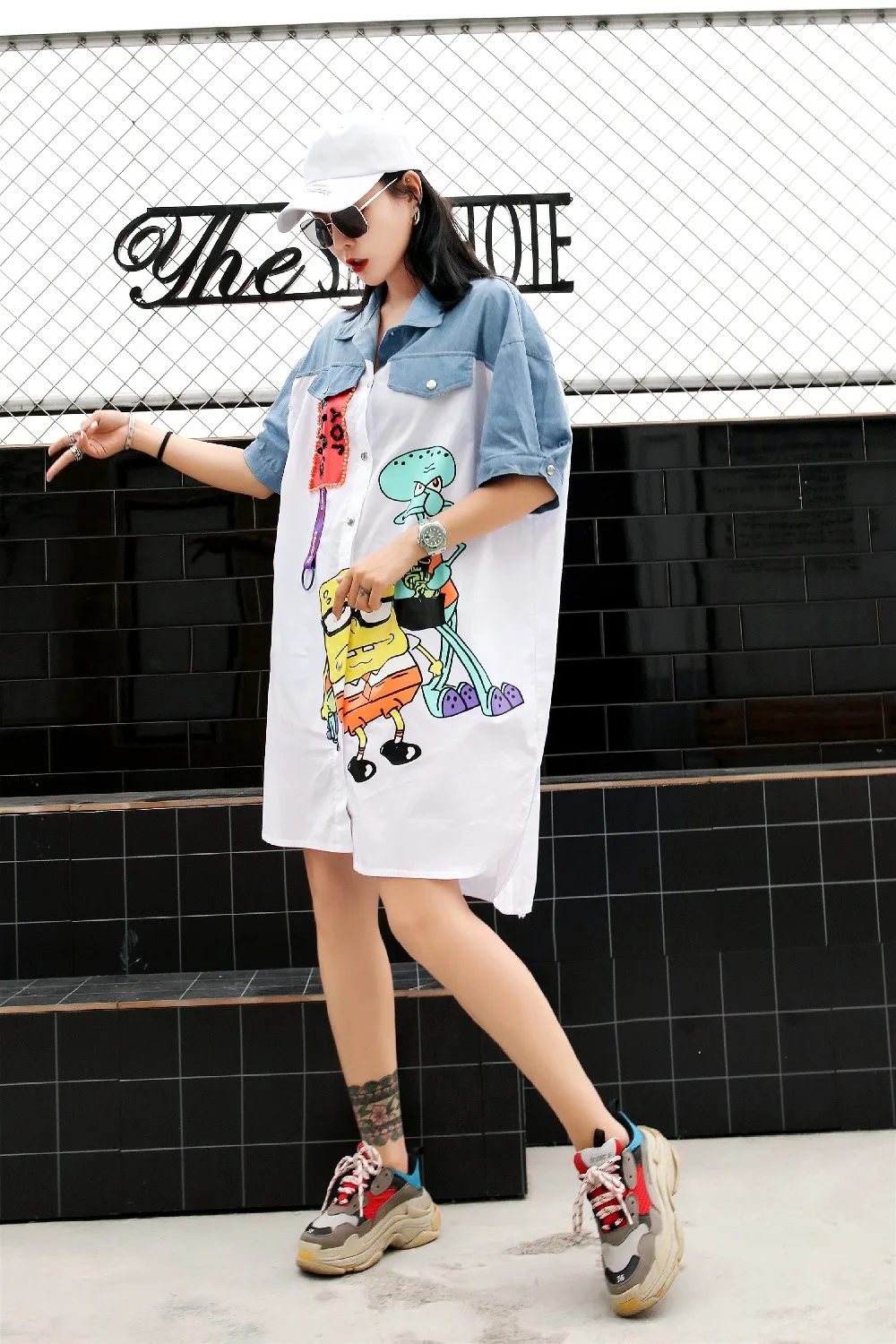 Camisa manga corta для женщин мультфильм печати рубашка Цвет блок Топы с короткими